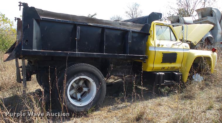 image for item K1062 1979 Ford F800 dump truck