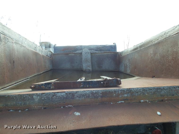 image for item K1062 1979 Ford F800 dump truck