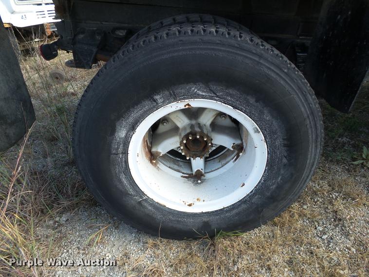 image for item K1062 1979 Ford F800 dump truck