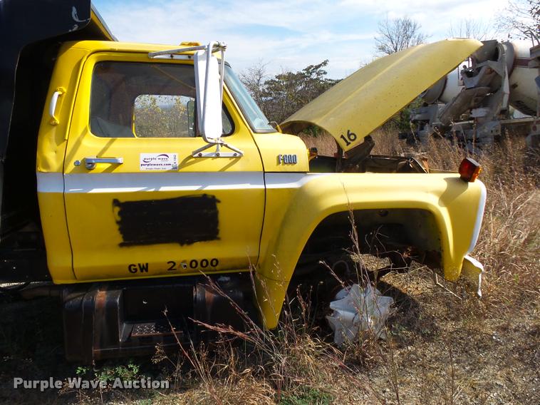 image for item K1062 1979 Ford F800 dump truck