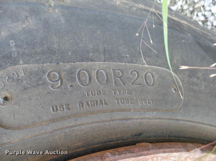 image for item K1065 1981 Ford F85 dump truck