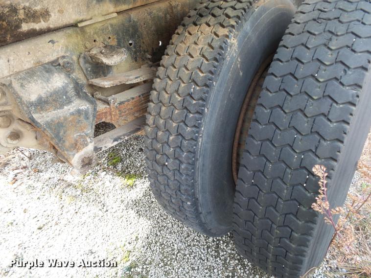 image for item K1065 1981 Ford F85 dump truck