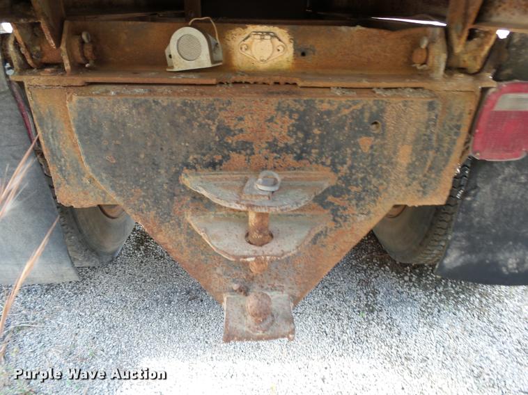 image for item K1065 1981 Ford F85 dump truck