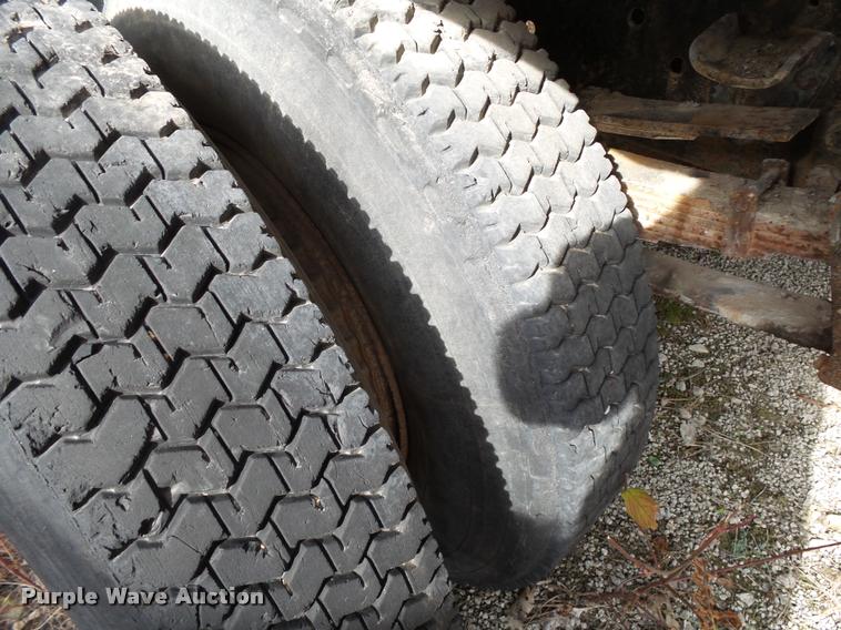 image for item K1065 1981 Ford F85 dump truck