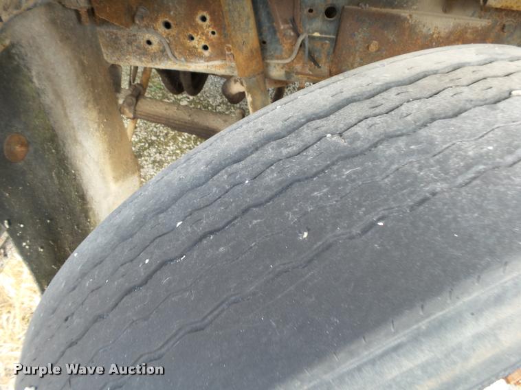 image for item K1065 1981 Ford F85 dump truck