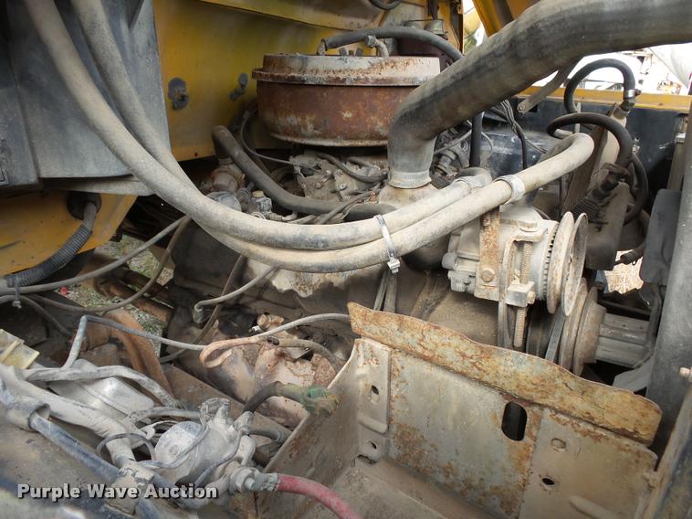 image for item K1065 1981 Ford F85 dump truck