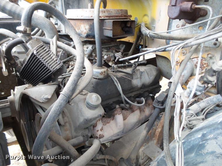 image for item K1065 1981 Ford F85 dump truck