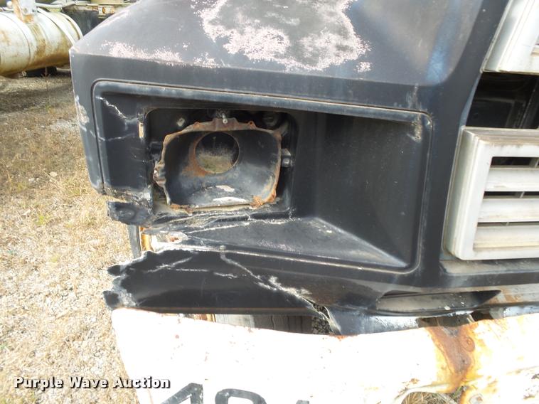 image for item K1065 1981 Ford F85 dump truck