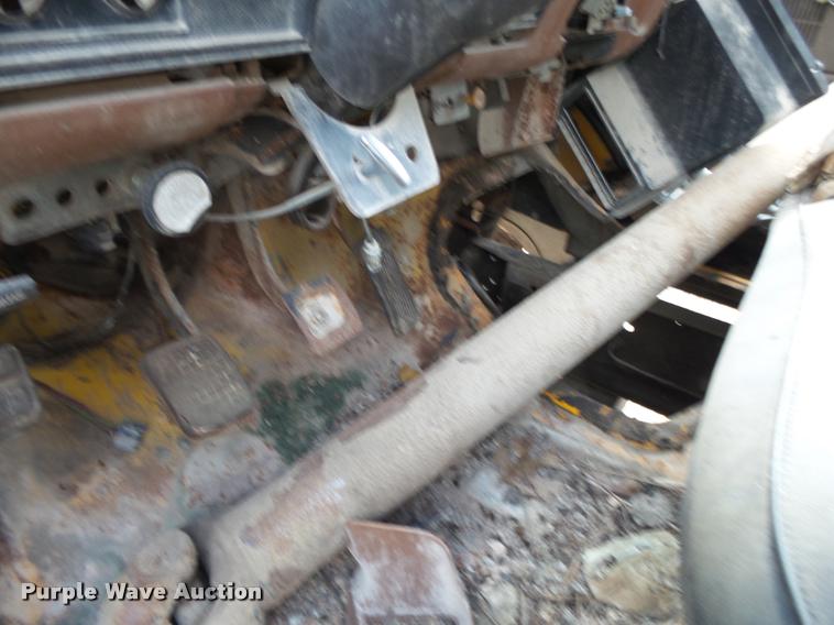 image for item K1065 1981 Ford F85 dump truck