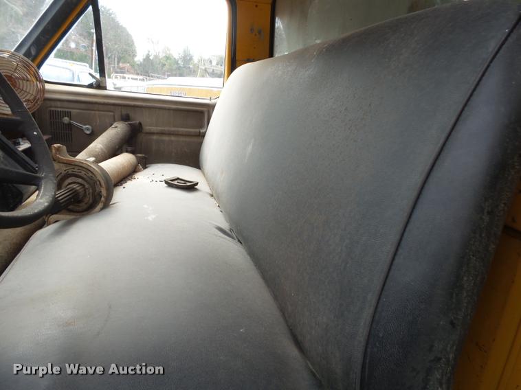 image for item K1065 1981 Ford F85 dump truck