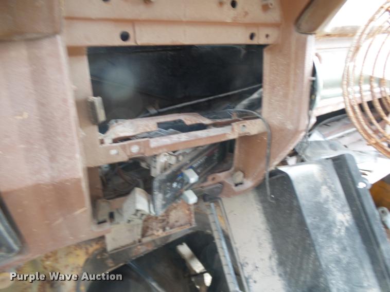 image for item K1065 1981 Ford F85 dump truck