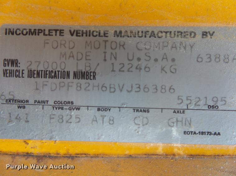 image for item K1065 1981 Ford F85 dump truck