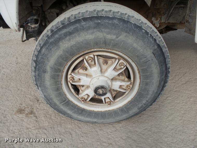 image for item K1066 1995 Ford L9000 dump truck