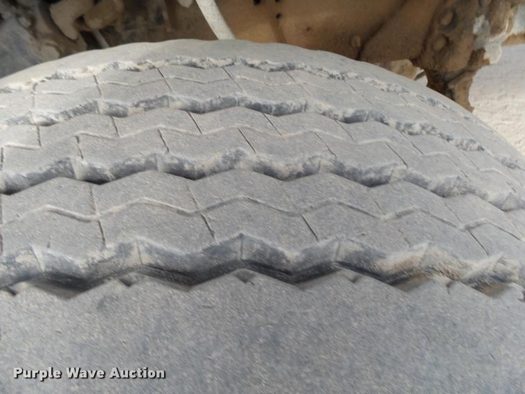 image for item K1066 1995 Ford L9000 dump truck