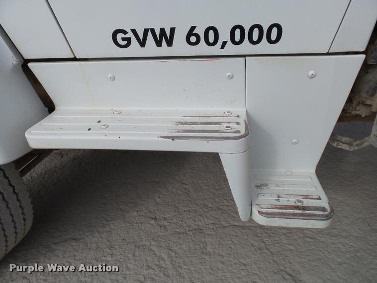 image for item K1066 1995 Ford L9000 dump truck