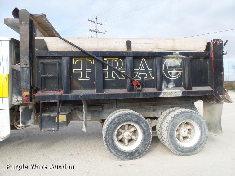 image for item K1066 1995 Ford L9000 dump truck