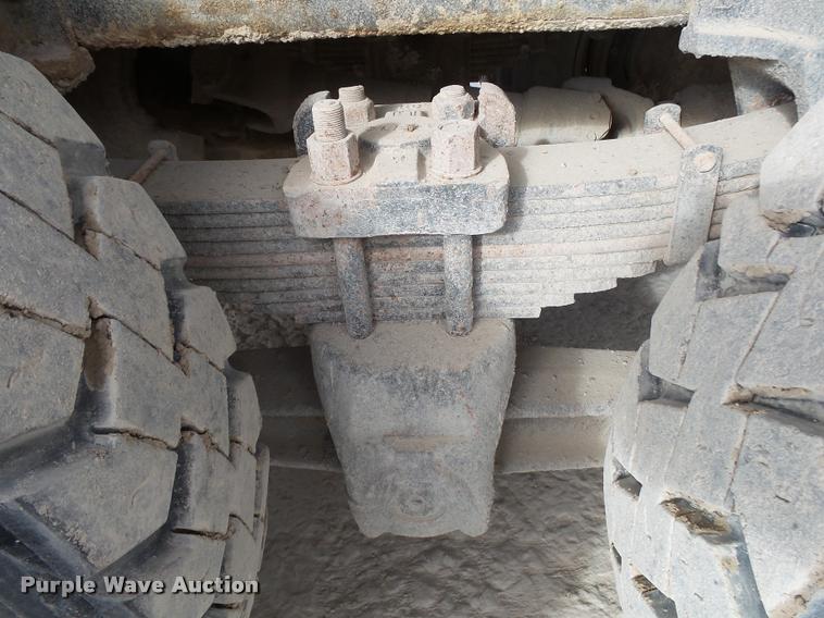 image for item K1066 1995 Ford L9000 dump truck