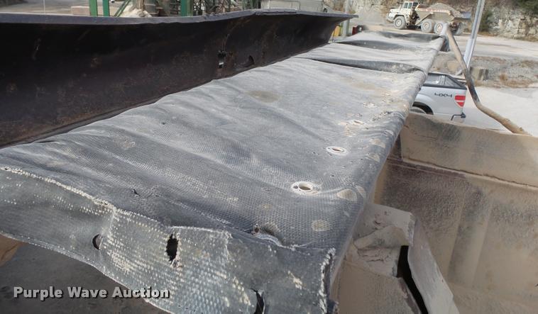 image for item K1066 1995 Ford L9000 dump truck