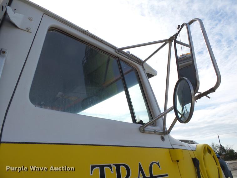 image for item K1066 1995 Ford L9000 dump truck