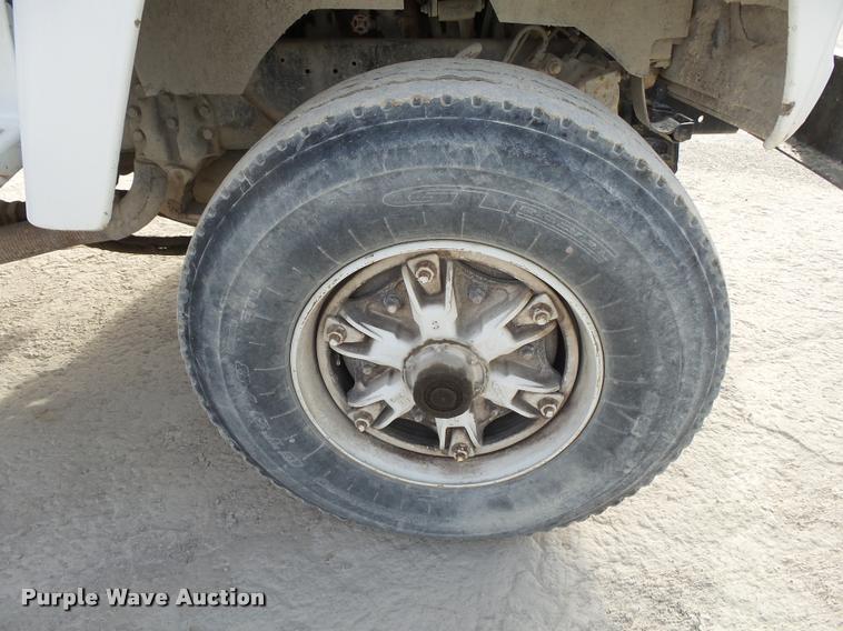 image for item K1066 1995 Ford L9000 dump truck