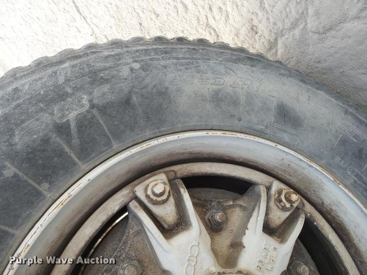 image for item K1066 1995 Ford L9000 dump truck