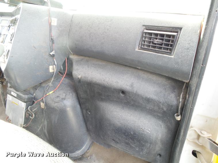 image for item K1066 1995 Ford L9000 dump truck