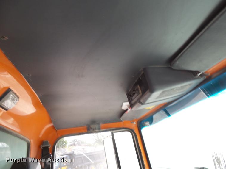 image for item K1066 1995 Ford L9000 dump truck