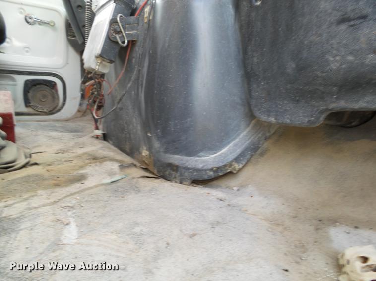 image for item K1066 1995 Ford L9000 dump truck