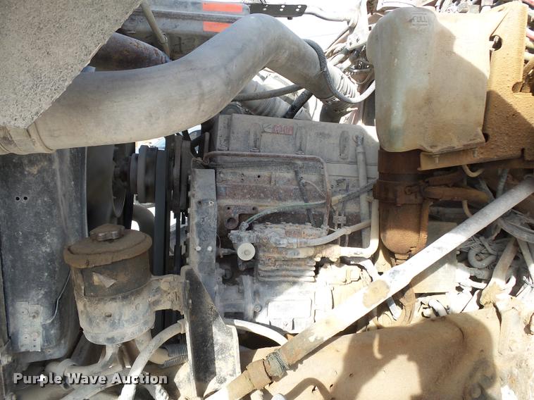 image for item K1066 1995 Ford L9000 dump truck