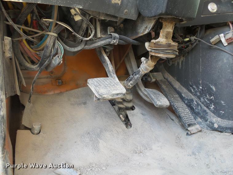 image for item K1066 1995 Ford L9000 dump truck