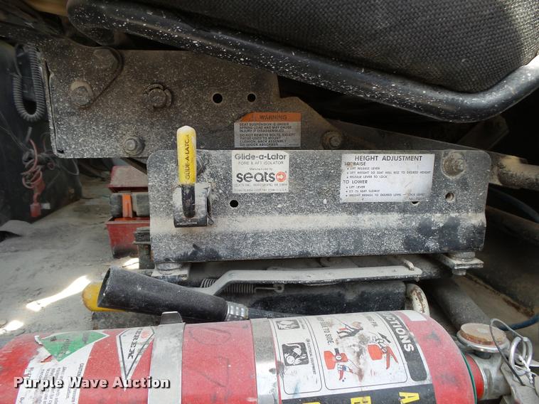 image for item K1066 1995 Ford L9000 dump truck