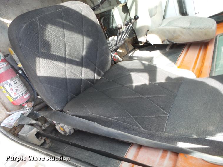 image for item K1066 1995 Ford L9000 dump truck