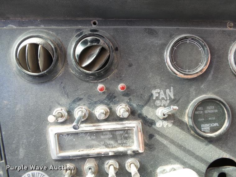 image for item K1066 1995 Ford L9000 dump truck