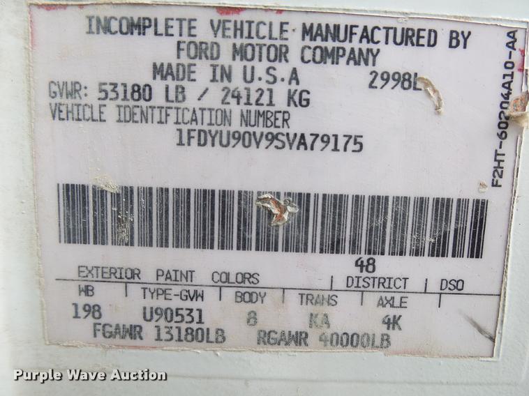 image for item K1066 1995 Ford L9000 dump truck