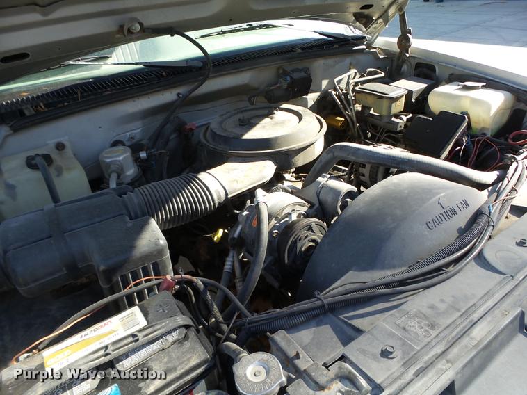 image for item K1353 1995 Chevrolet 3500 flatbed pickup truck