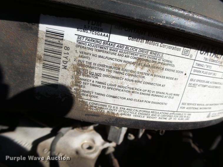 image for item K1353 1995 Chevrolet 3500 flatbed pickup truck