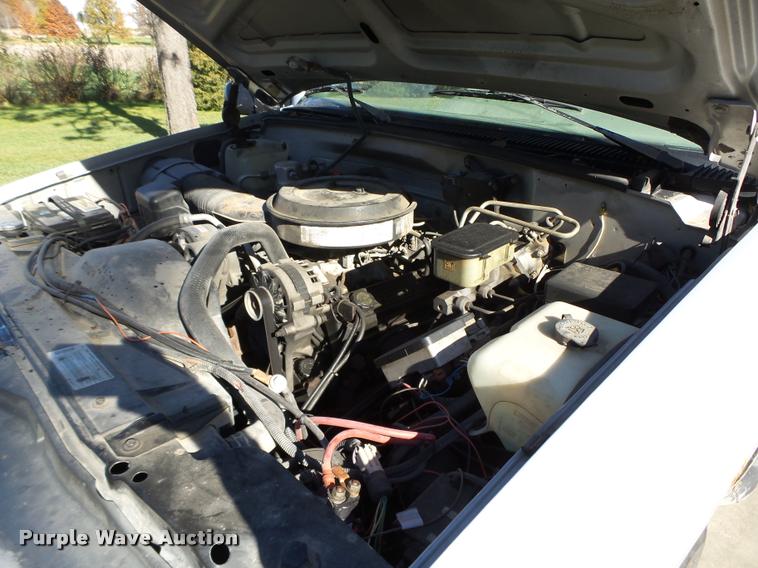 image for item K1353 1995 Chevrolet 3500 flatbed pickup truck