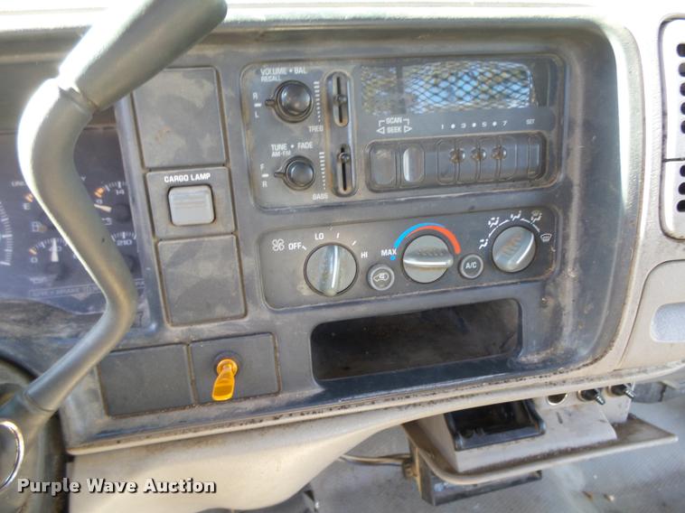 image for item K1353 1995 Chevrolet 3500 flatbed pickup truck