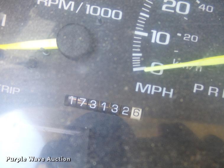 image for item K1353 1995 Chevrolet 3500 flatbed pickup truck