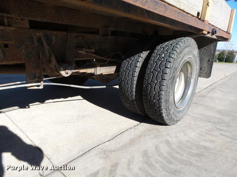 image for item K1353 1995 Chevrolet 3500 flatbed pickup truck