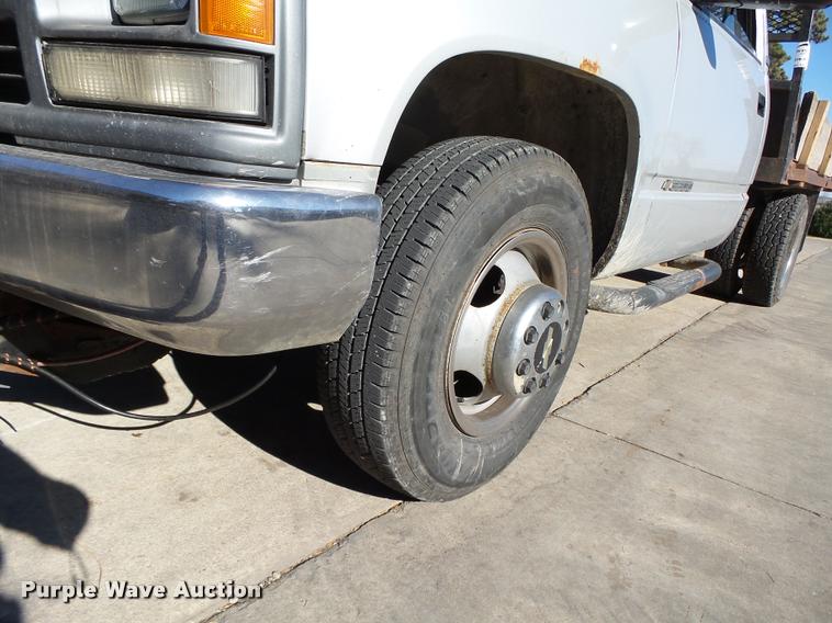 image for item K1353 1995 Chevrolet 3500 flatbed pickup truck