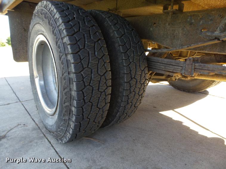 image for item K1353 1995 Chevrolet 3500 flatbed pickup truck