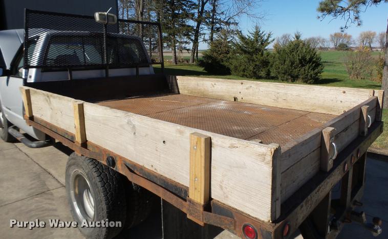 image for item K1353 1995 Chevrolet 3500 flatbed pickup truck