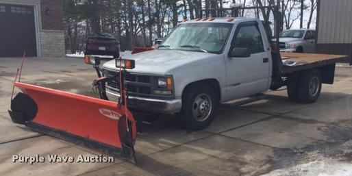 image for item K1353 1995 Chevrolet 3500 flatbed pickup truck