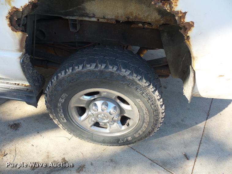 image for item K1361 2003 Dodge Ram 2500 SLT Quad Cab pickup truck