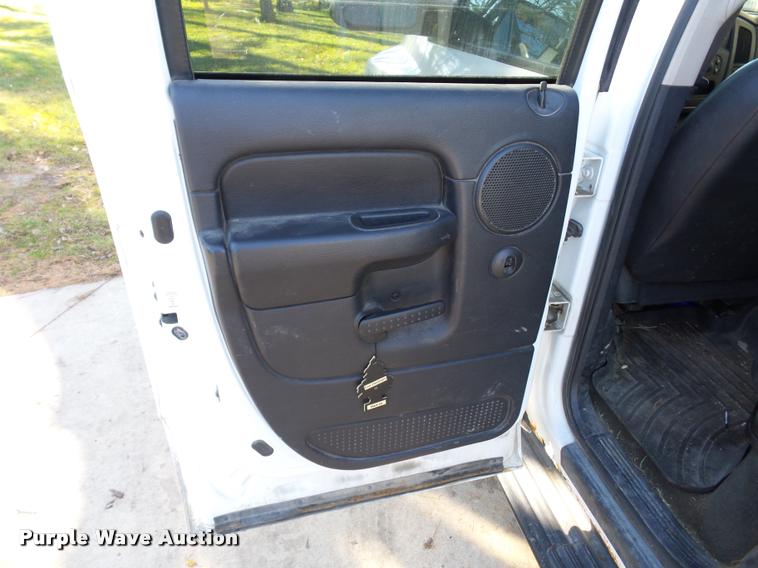 image for item K1361 2003 Dodge Ram 2500 SLT Quad Cab pickup truck