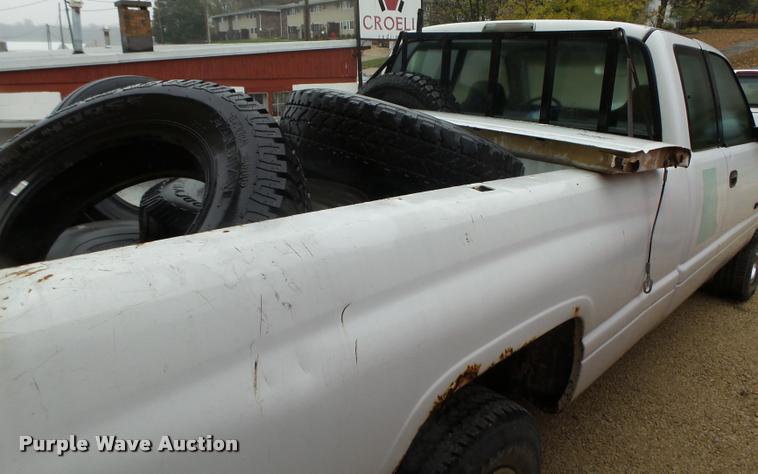 image for item K2495 1996 Dodge Ram 1500 Club Cab pickup truck