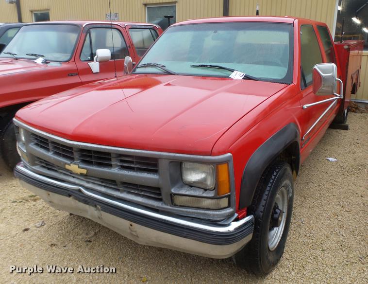 image for item K2496 1999 Chevrolet 3500 Crew Cab utility truck