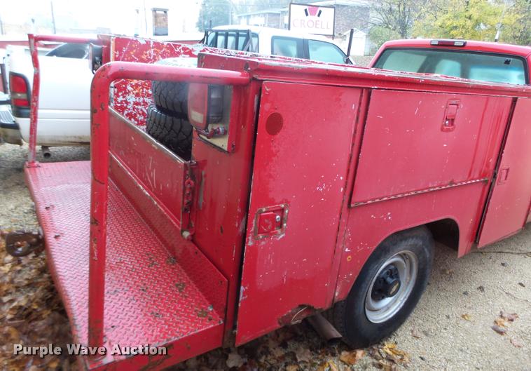 image for item K2496 1999 Chevrolet 3500 Crew Cab utility truck