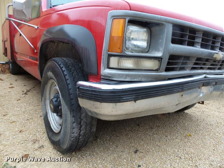 image for item K2496 1999 Chevrolet 3500 Crew Cab utility truck